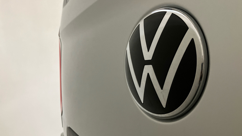 Volkswagen Transporter T32 Swb Electric 160kW 65kWh Commerce Pro Van Auto